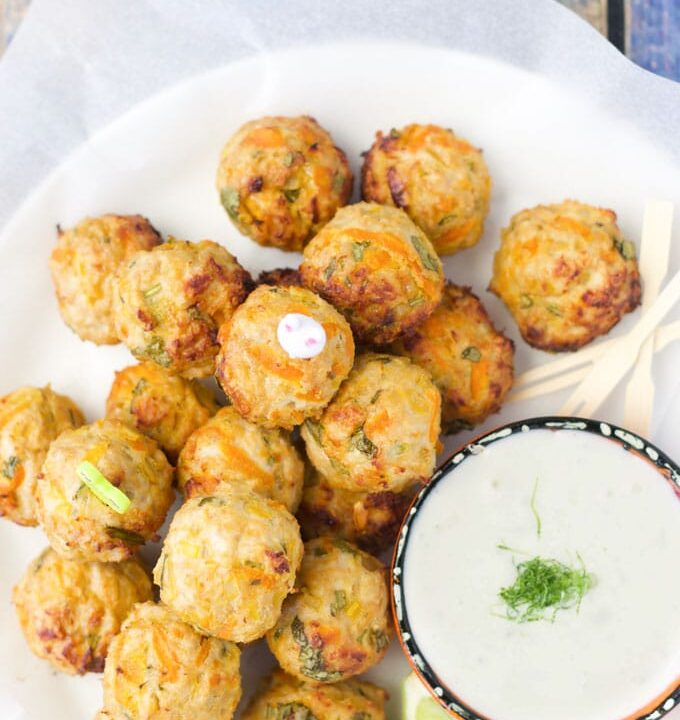 Chicken meatballs with a lemongrass and ginger dip are a great finger food for babies / kids. Enjoy as part of a meal or pack into the lunchbox.